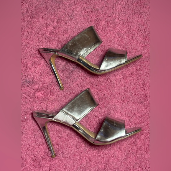 Vintage Brian Atwood Pippa Silver Metallic Leather Two Band Heels Sandals - Picture 2 of 8